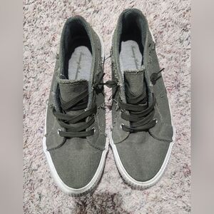 Womens Tommy Bahamas Distressed Sneakers